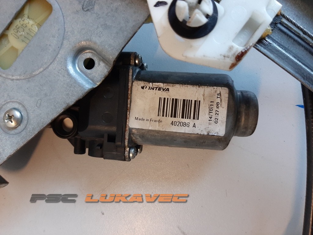 RENAULT KANGOO MOTORIĆ PODIZAČA STAKLA PREDNJI DESNI 402086A