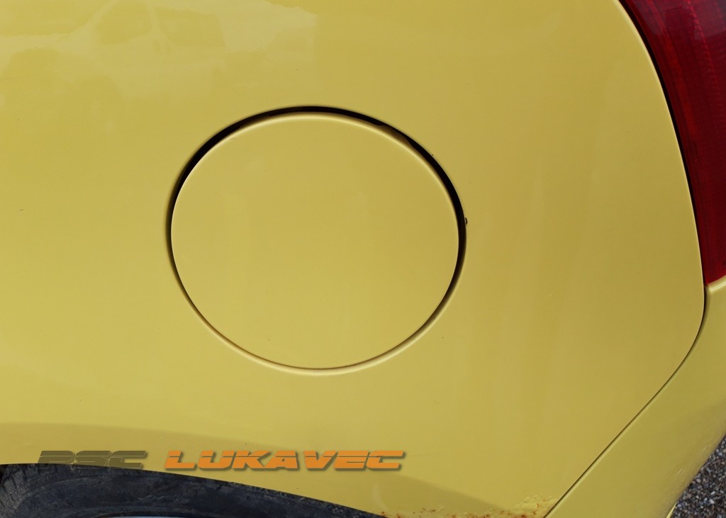 SUZUKI SWIFT POKLOPAC REZERVARA 2007.