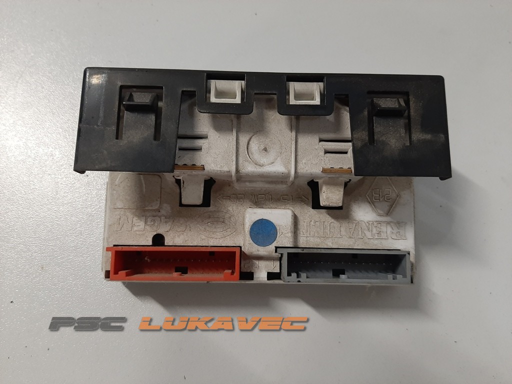 RENAULT CLIO 2 DISPLEJ 8200091779A