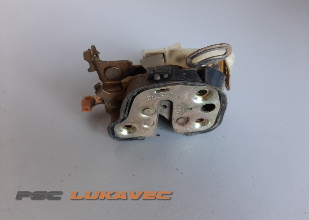 OPEL CORSA B BRAVA VRATA PREDNJA DESNA 90452374