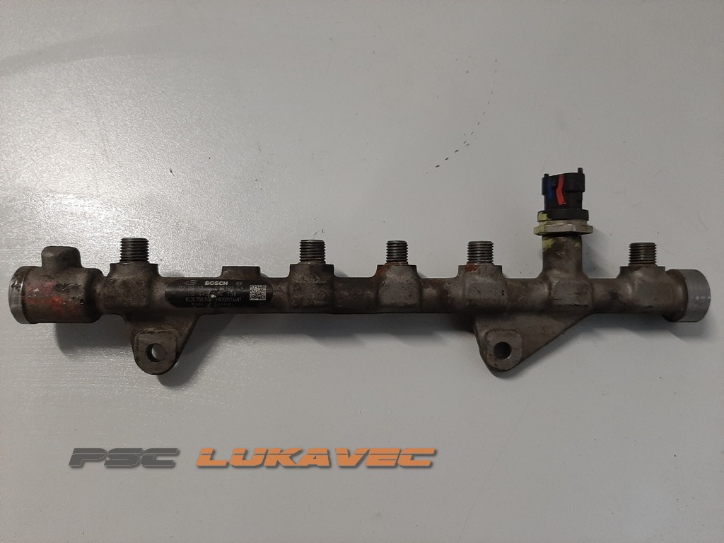 RENAULT MEGANE 2 RAMPA GORIVA 1.9 DCI 0445214158 8200750048