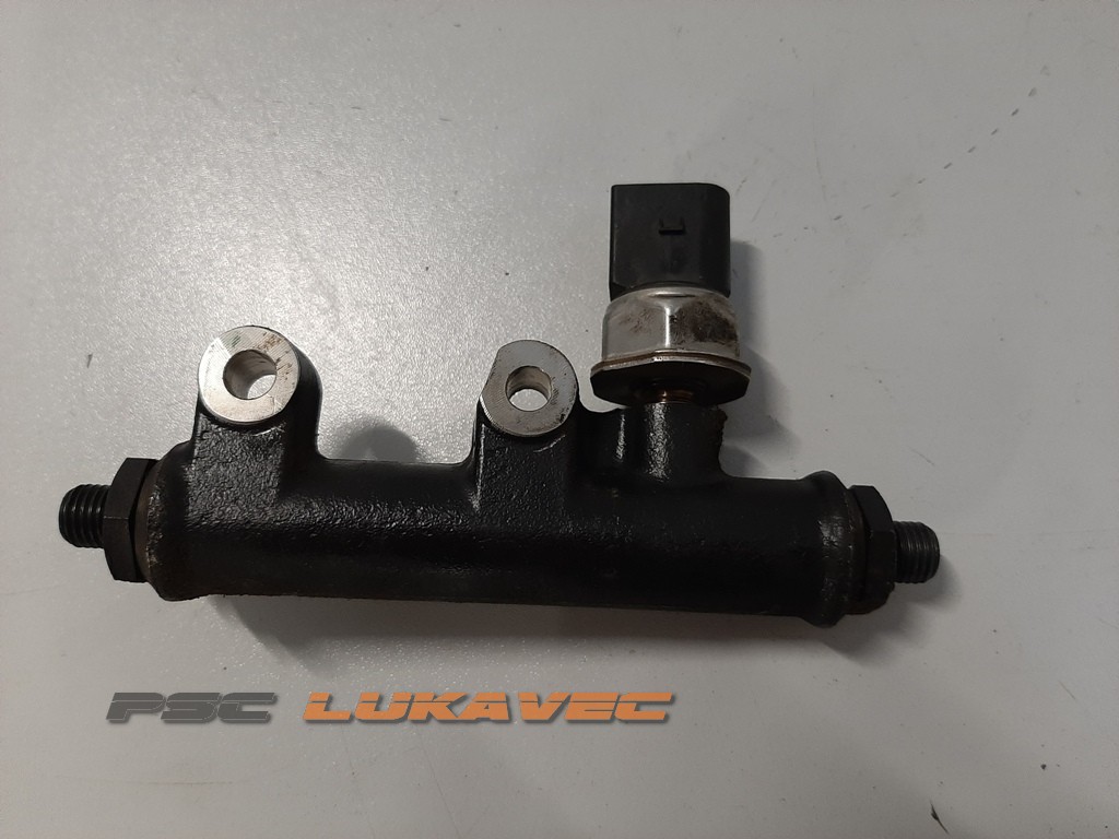 PEUGEOT 607 RAMPA GORIVA 2.7 HDI 4R8Q9C066AE 5WS40128 A2C20001297