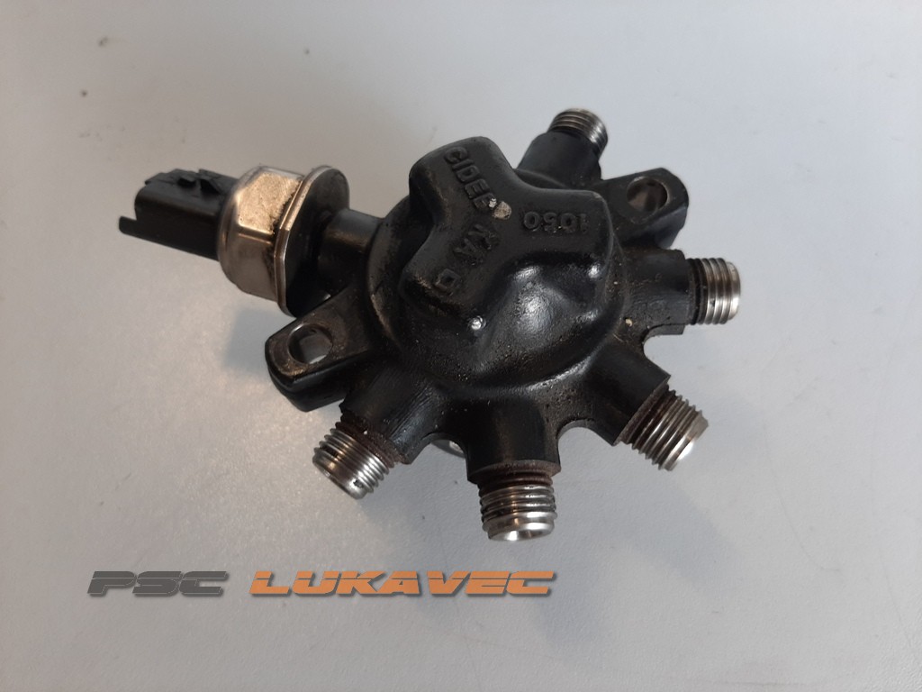 FORD MONDEO 4 RAMPA GORIVA 1.8 TDCI 4M5Q9D280DB