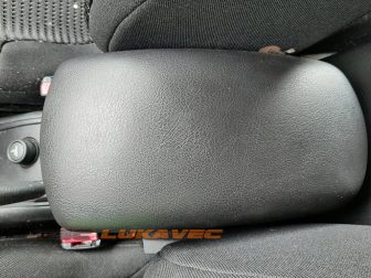 CITROEN C4 NASLON ZA RUKU C4 SREDIŠNJI PRETINAC 2009.