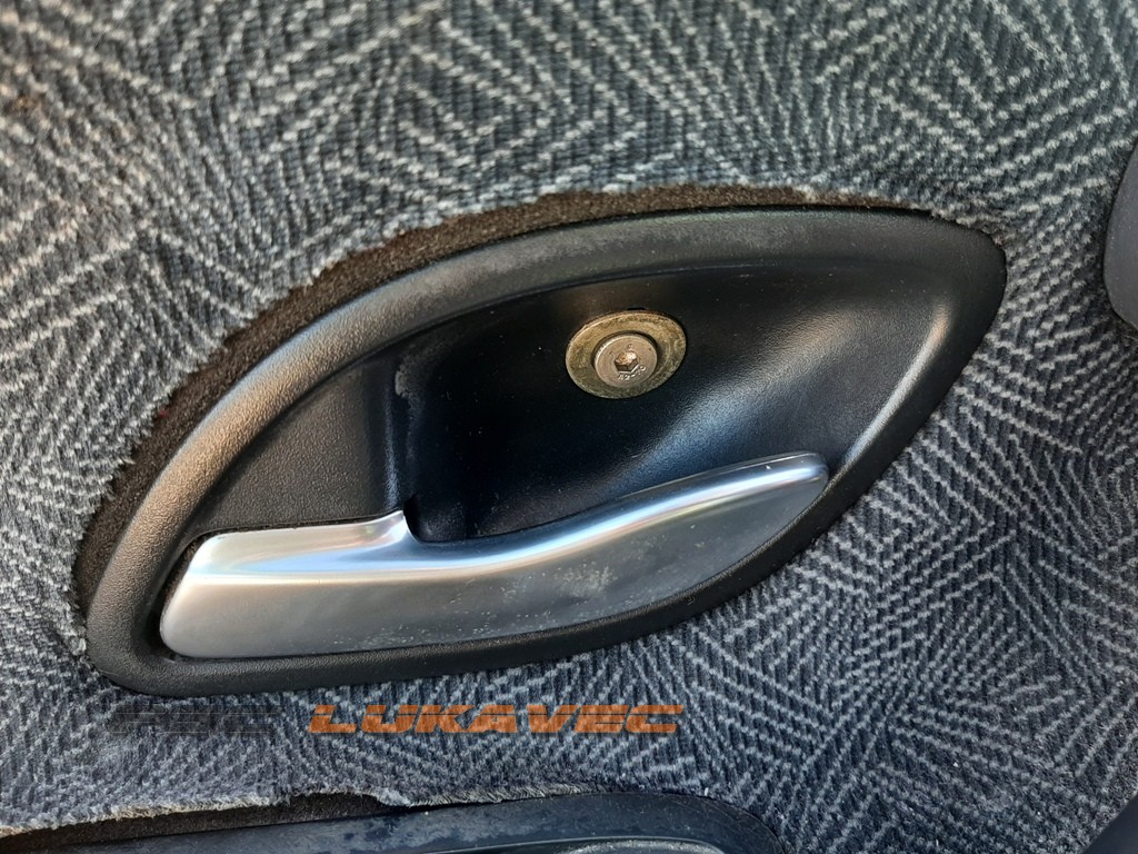 RENAULT LAGUNA 2 KVAKA VRATA PREDNJA LIJEVA