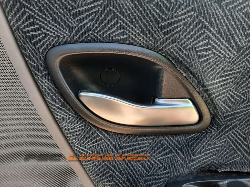 RENAULT LAGUNA 2 KVAKA VRATA ZADNJA DESNA