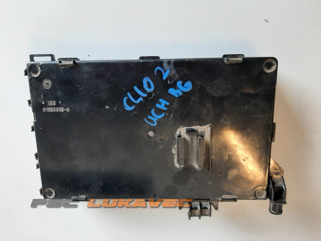 RENAULT CLIO 2 KUTIJA OSIGURAČA UCH BG 8200065817