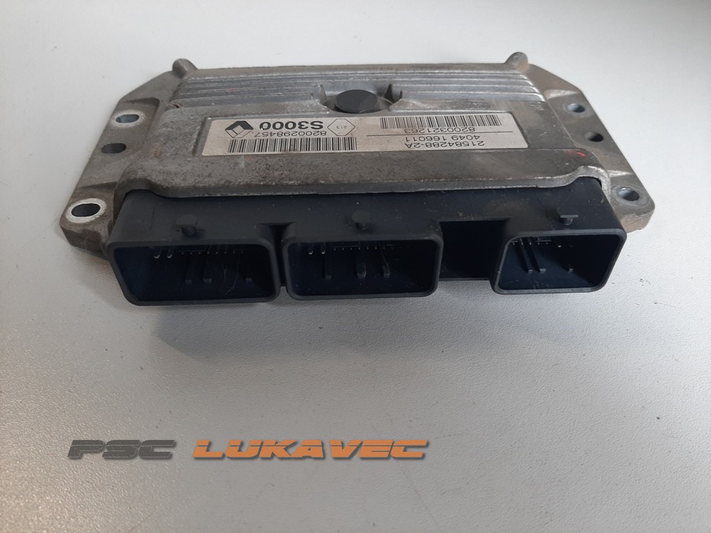 RENAULT SCENIC 2 KOMPJUTER MOTORA 2.0 16V S3000 8200298457