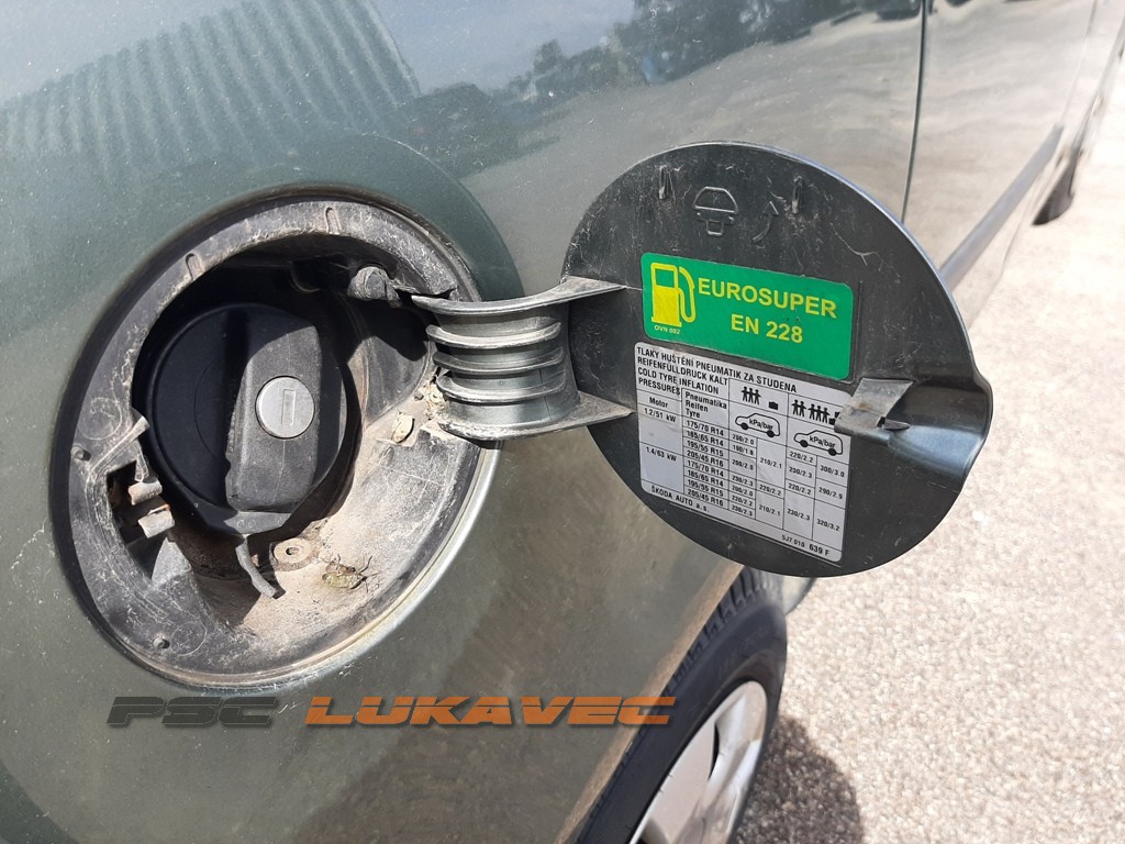 ŠKODA ROOMSTER POKLOPAC REZERVARA 2007.