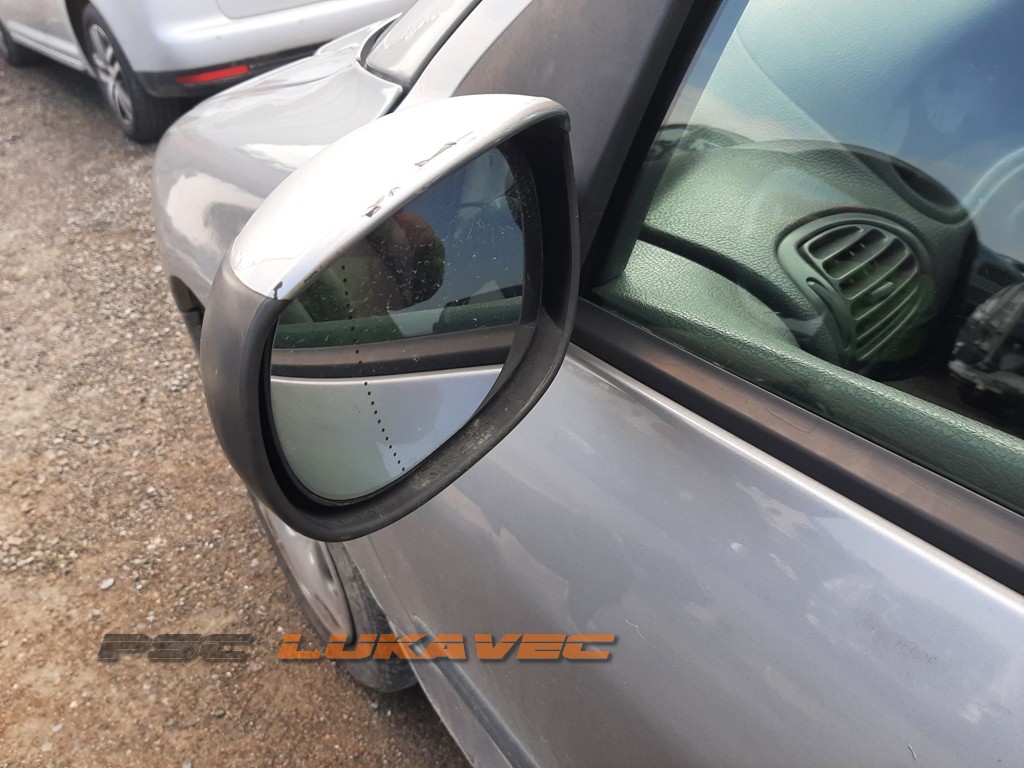 PEUGEOT 206 RETROVIZOR LIJEVI 2002.