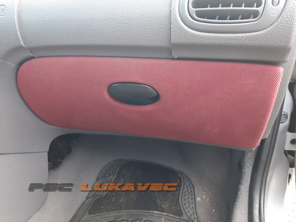 PEUGEOT 206 PRETINAC SUVOZAČA 2002.