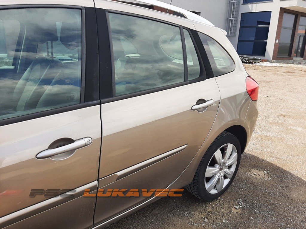 RENAULT CLIO 3 VRATA ZADNJA LIJEVA 2010.