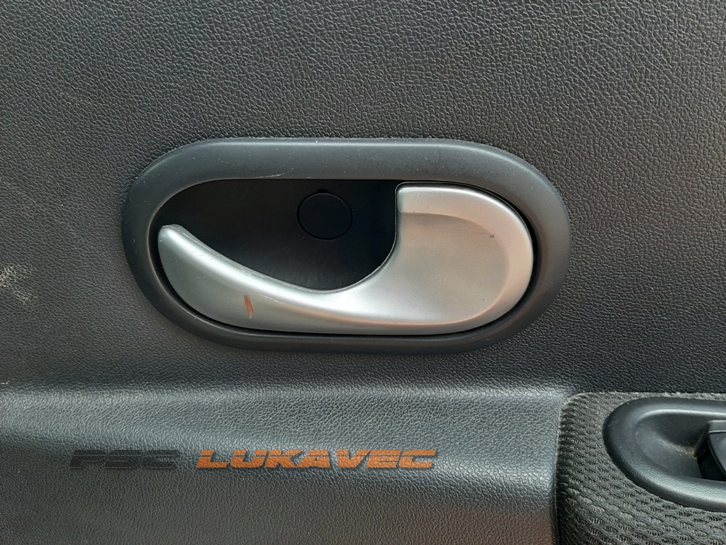 RENAULT CLIO 3 KVAKA VRATA ZADNJA DESNA