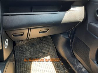 MAZDA 2 PRETINAC SUVOZAČA 2005.