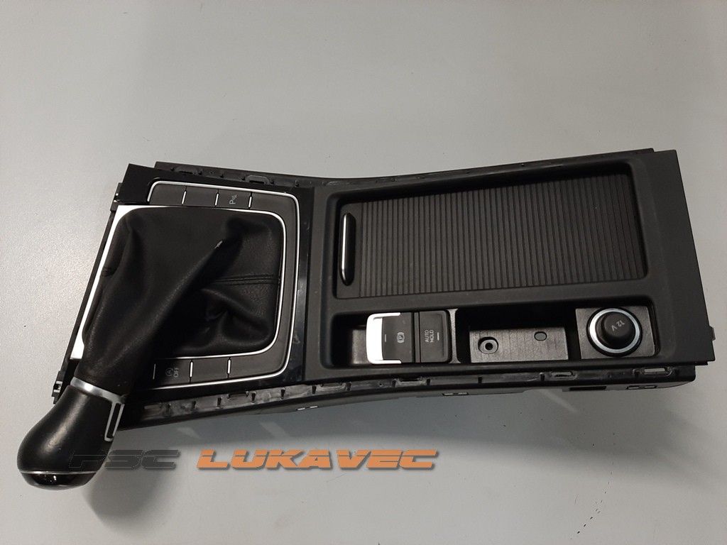 VW GOLF 7 RUČICA MJENJAČA VW GOLF 7 CENTRALNA KONZOLA 5G0862531 2018.