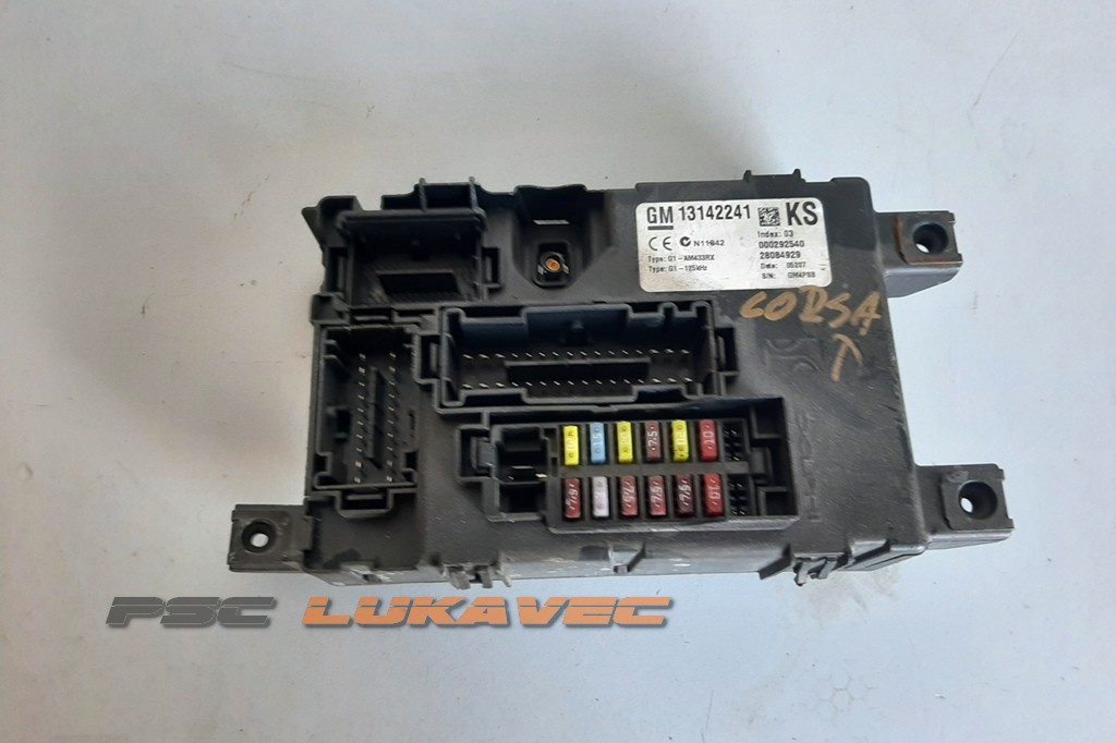 OPEL CORSA D KUTIJA OSIGURAČA GM13142241