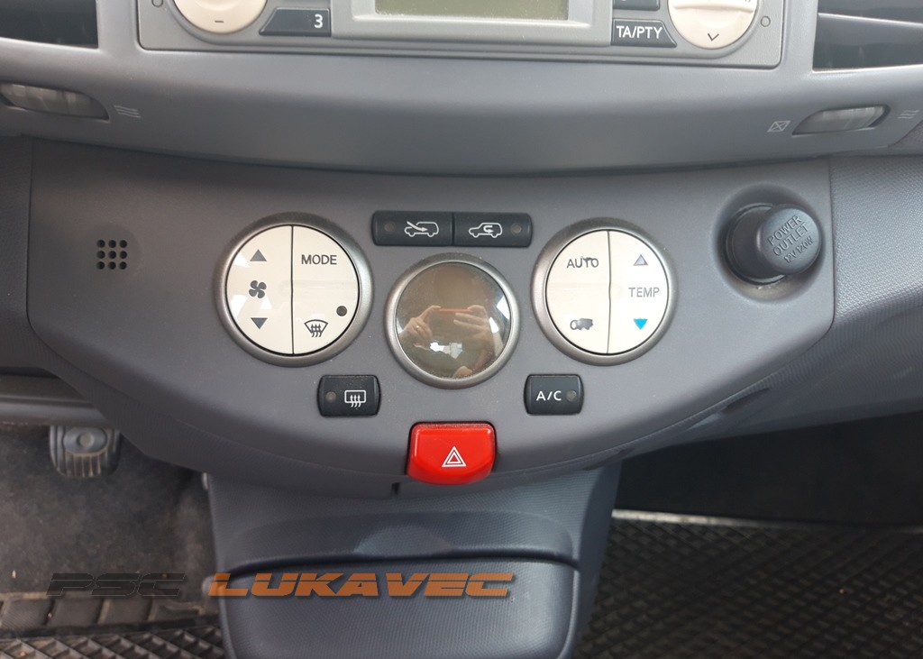 NISSAN MICRA PREKIDAČI VENTILACIJE 2005.