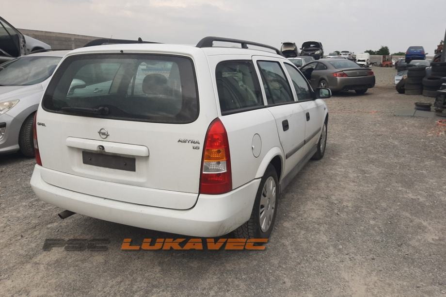 OPEL ASTRA G KARAVAN ZADNJI BRANIK