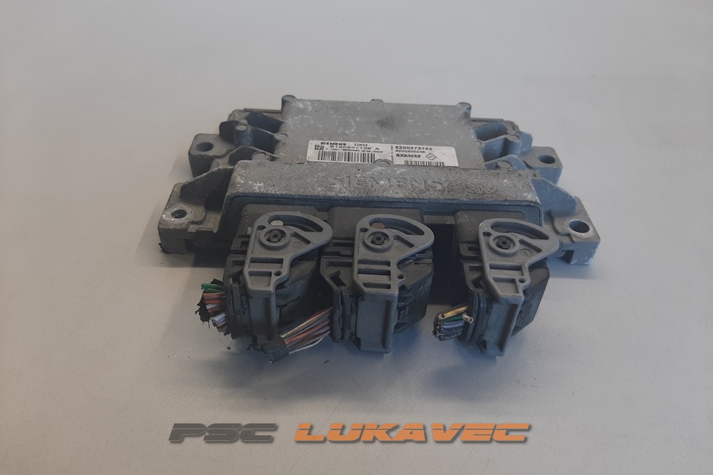 RENAULT CLIO 2 1.4 16V KOMPJUTER MOTORA 8200473744