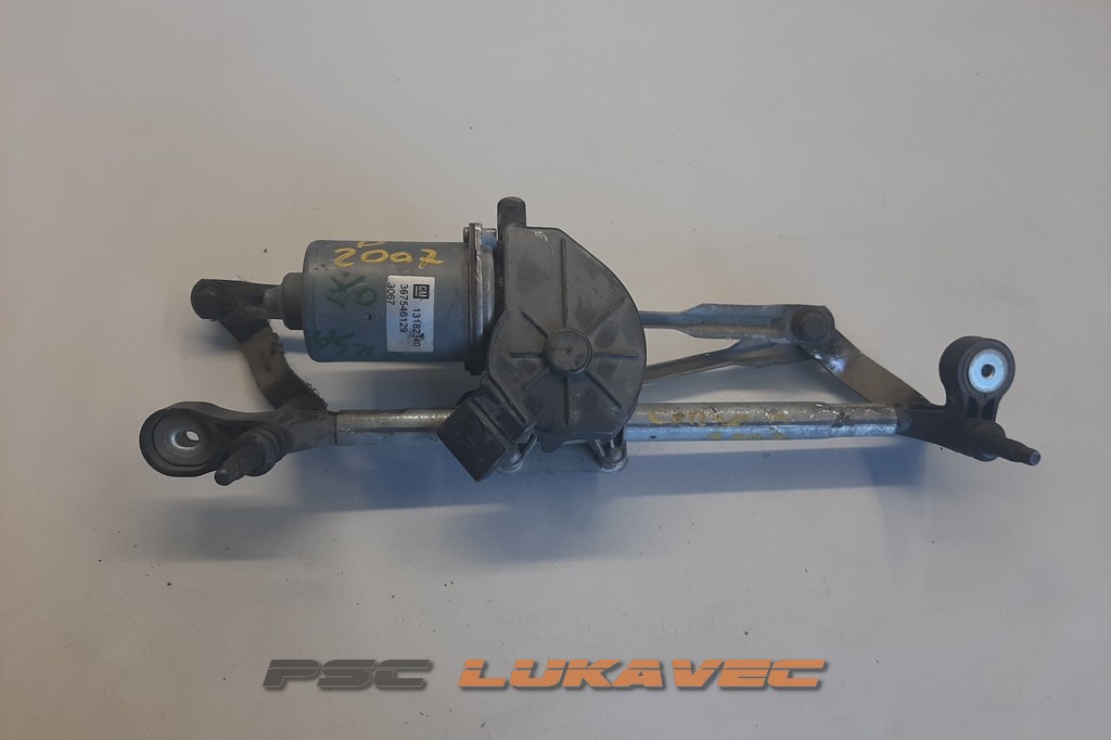 OPEL CORSA D 1.4 PREDNJI MOTORIĆ BRISAČA SA ŠKARAMA 405.067 12V