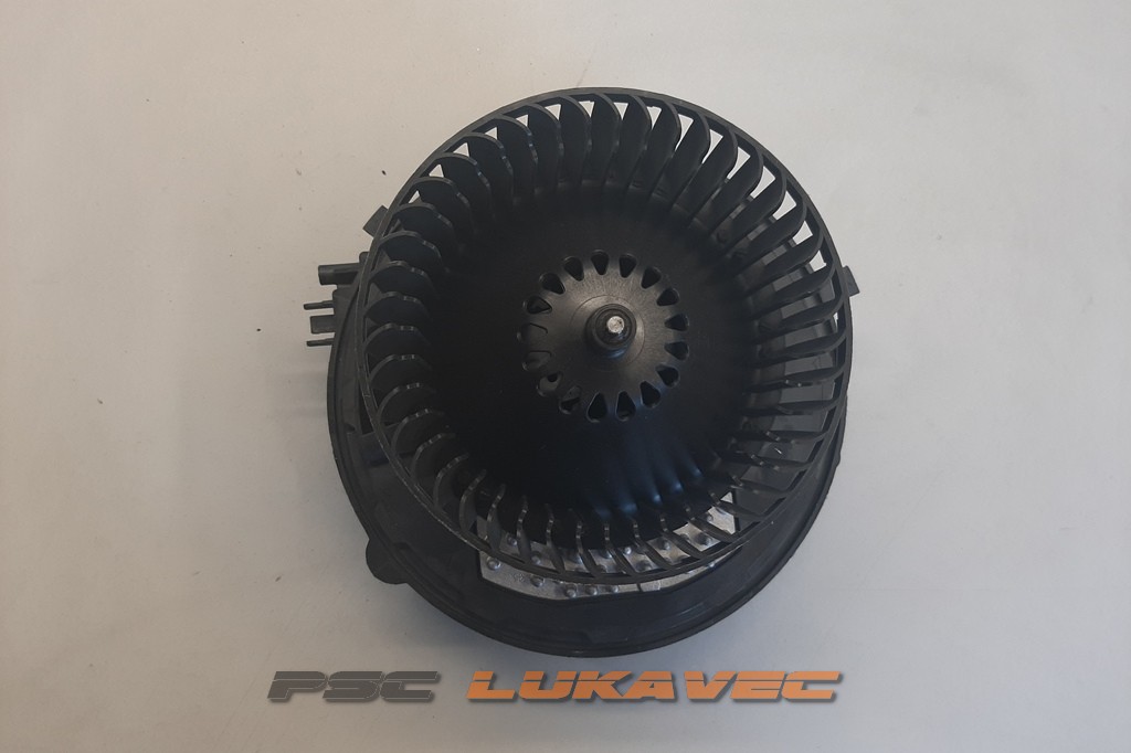 VW PASSAT B8 VENTILATOR KABINE 3Q1819021C