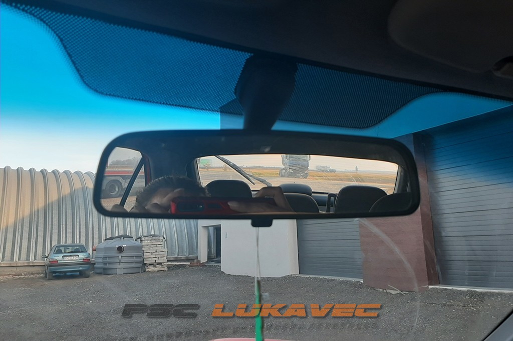 UNUTARNJI RETROVIZOR HYUNDAI ACCENT 2004.