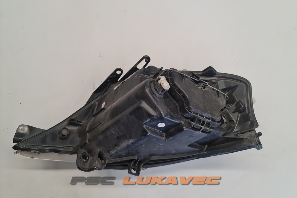 DESNI FAR 9682672980 CITROEN C3 1.4 HDI 2003.