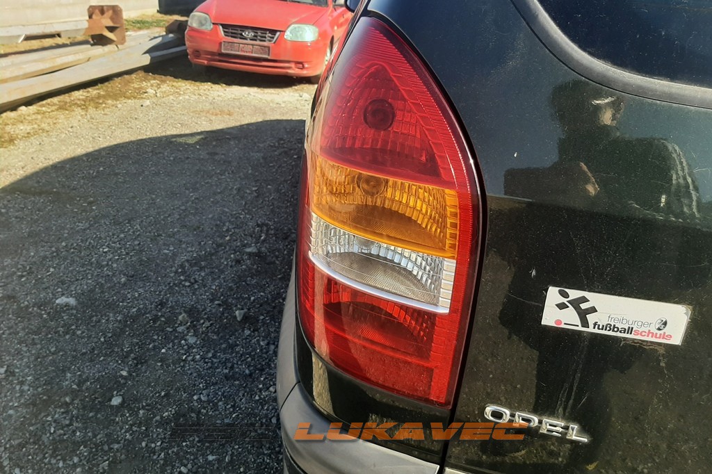 ZADNJA ŠTOP SVJETLA OPEL ZAFIRA 2001.
