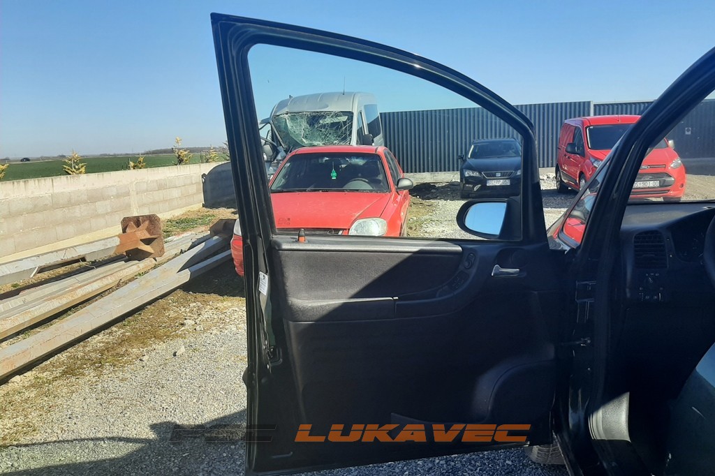 PREDNJA LIJEVA VRATA OPEL ZAFIRA 2001.