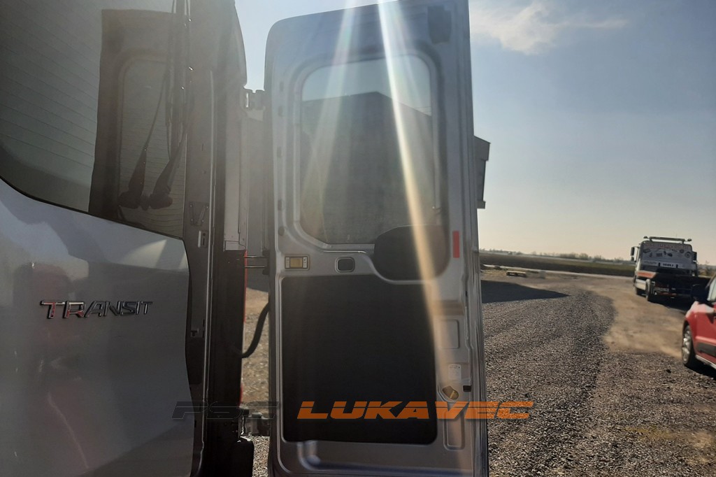 ZADNJA VRATA FORD TRANSIT GEPEK VRATA FORD TRANSIT 2021.