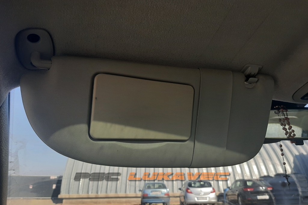 PEUGEOT 206 ROLAND SJENILO VOZAČA 2002.