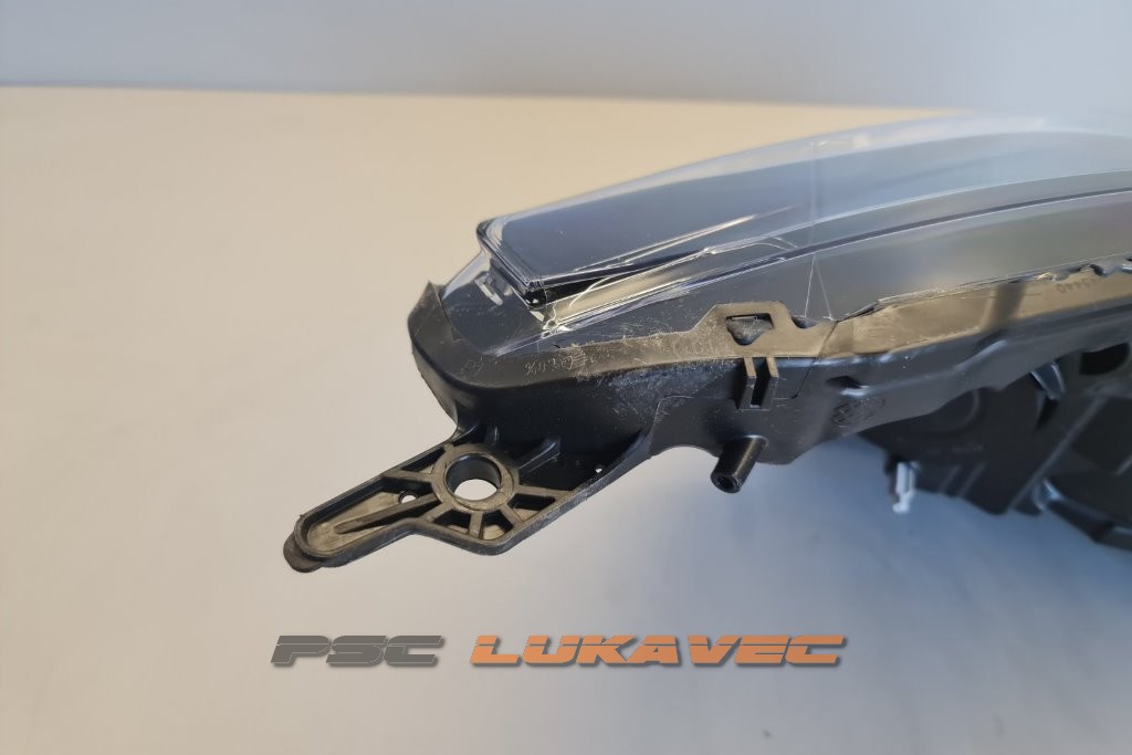 FAR PEUGEOT 508 LIJEVI LED 2017.