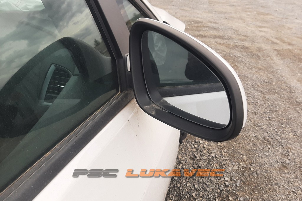 OPEL ASTRA J RETROVIZOR DESNI 2015.