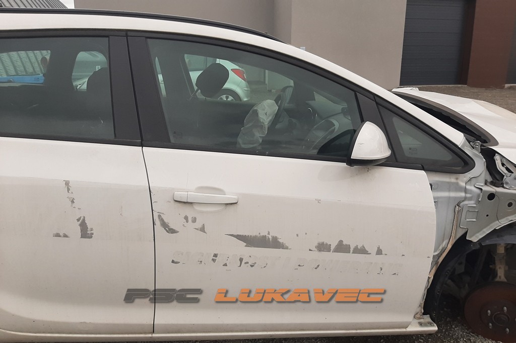 PREDNJA DESNA VRATA OPEL ASTRA J 2015.