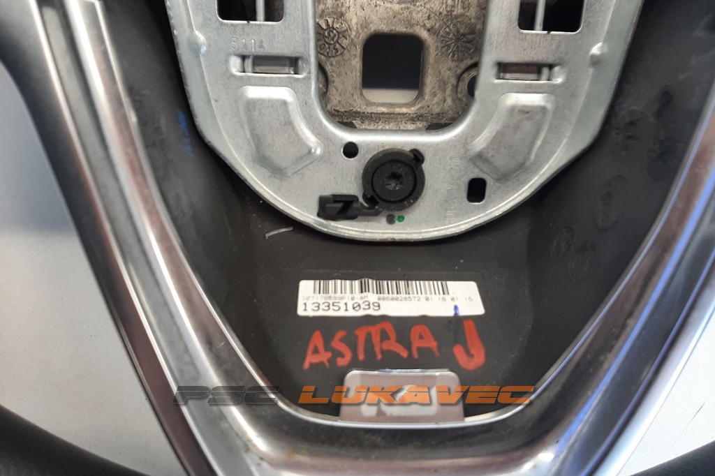 VOLAN OPEL ASTRA J KOLO VOLANA OPEL ASTRA J 13351039 2015.
