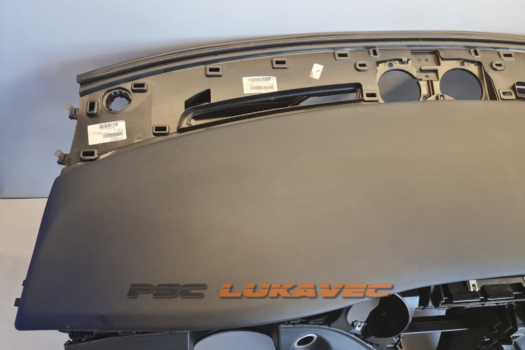 MERCEDES-BENZ V KLASA KONTROLNA TABLA 2020.