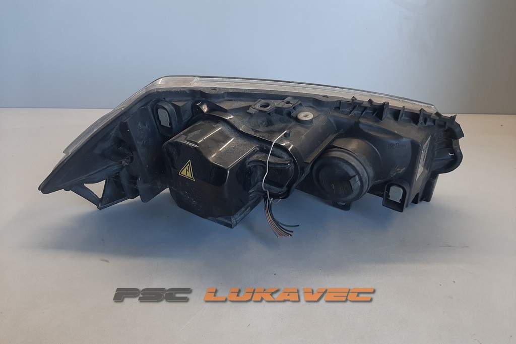 RENAULT MEGANE 2 PREDNJI LIJEVI FAR 7701064023 2007.