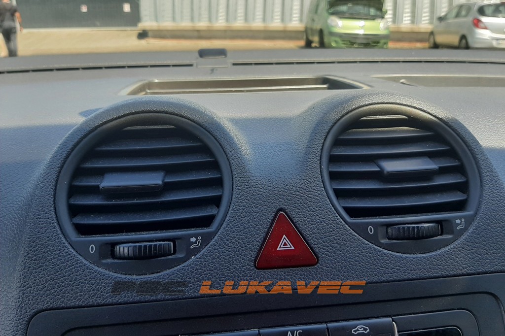 VW CADDY REŠETKE VENTILACIJE 2014.