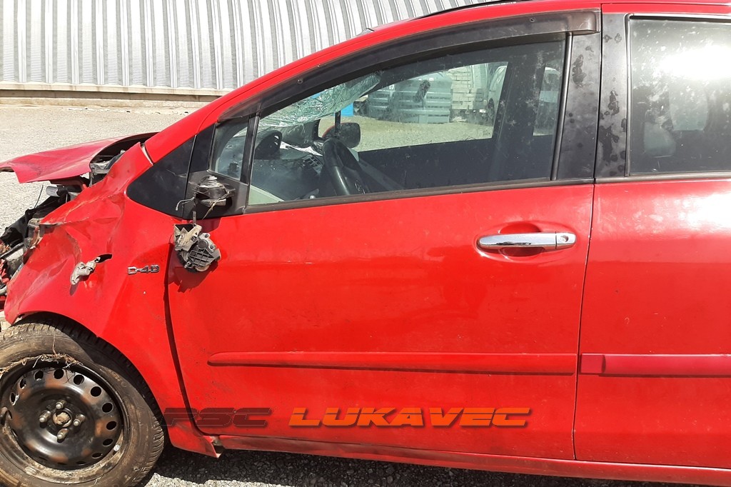 TOYOTA YARIS PREDNJA LIJEVA VRATA 2007.