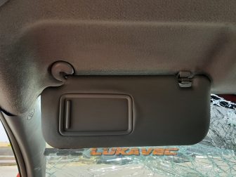 TOYOTA YARIS SJENILO VOZAČA 2007.