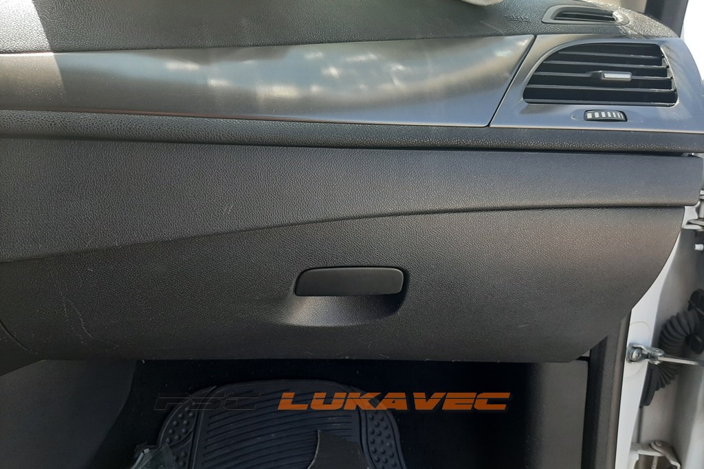 RENAULT MEGANE 3 PRETINAC SUVOZAČA 2015.