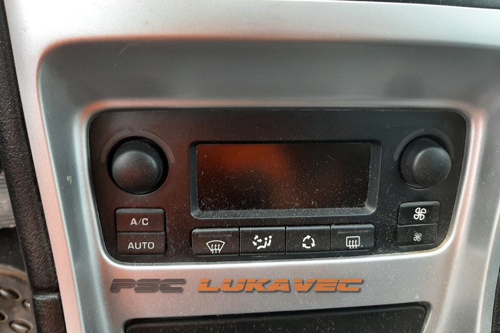 PEUGEOT 307 SW PREKIDAČI VENTILACIJE I KLIME 2005.