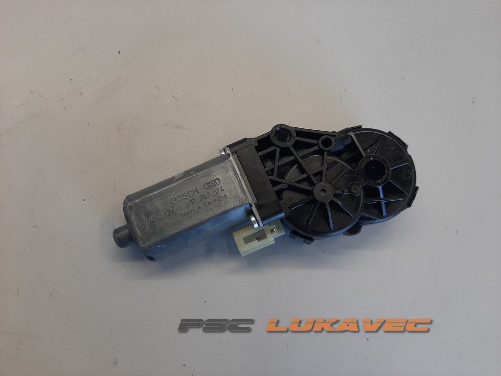 MERCEDES CLA PODIZAČ STAKLA PREDNJI LIJEVI 0390203674