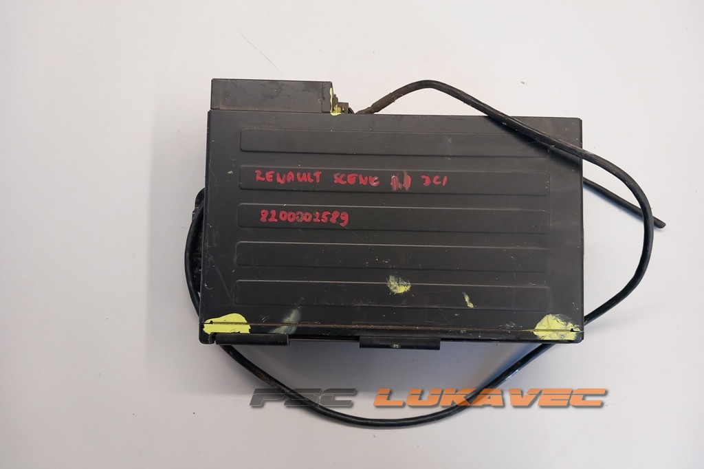 RENAULT SCENIC CD CHANGER 8200002589