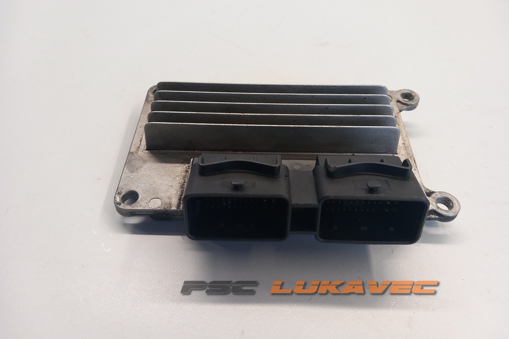 RENAULT CLIO 2 KOMPJUTER MOTORA 8200181482 IAW5NR2.C5