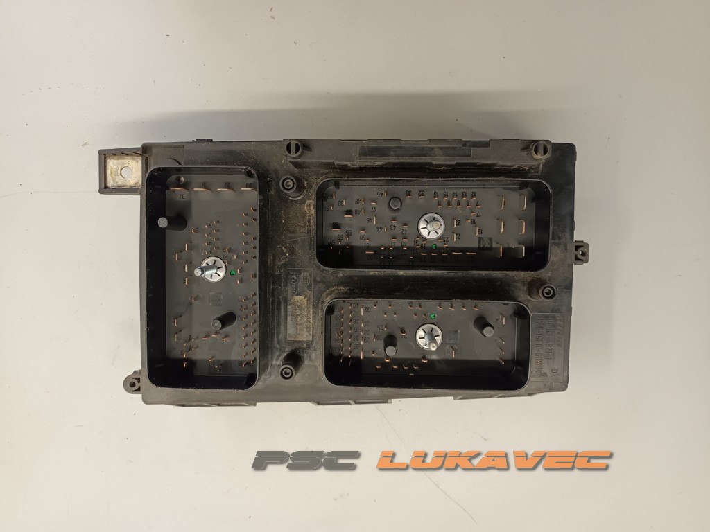 OPEL ASTRA H KUTIJA OSIGURAČA 13268302