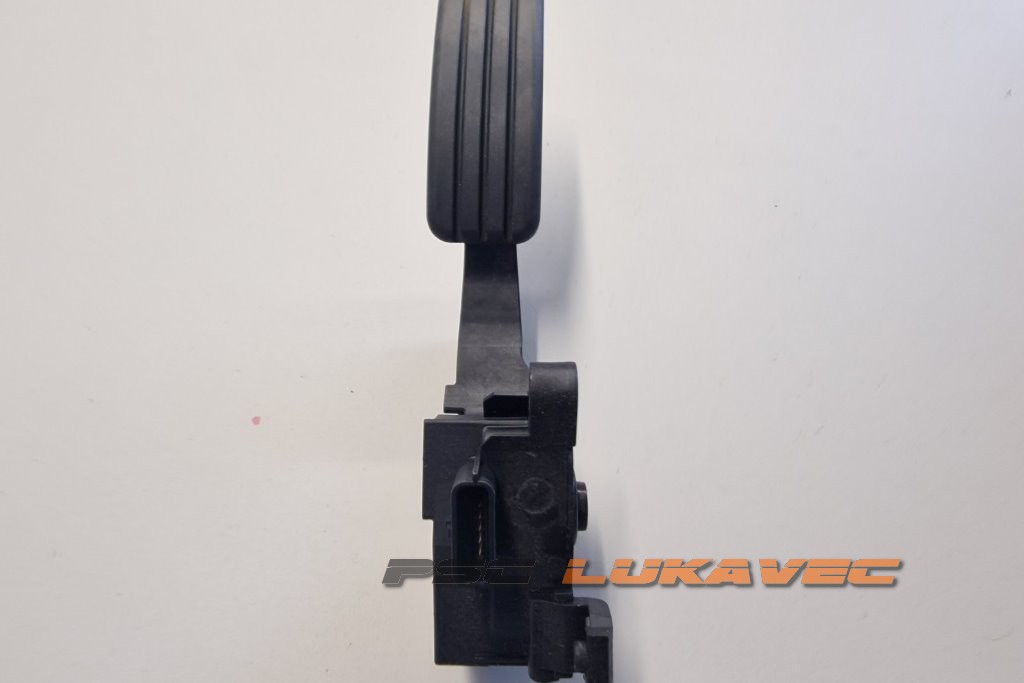 RENAULT MEGANE 3 POTENCIOMETAR GASA 180020022R