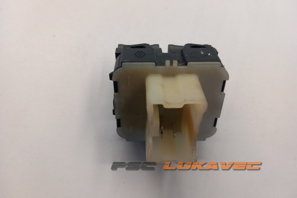 RENAULT CAPTUR PREKIDAČI PODIZAČA STAKLA 254117873R 2016.