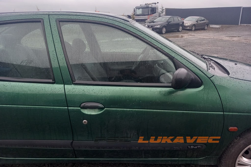 RENAULT MEGANE 1 VRATA PREDNJA DESNA 2001.