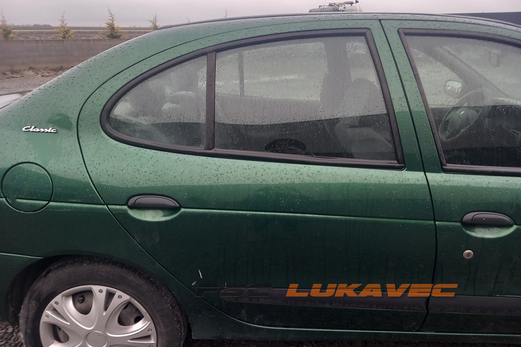 RENAULT MEGANE 1 VRATA ZADNJA DESNA 2001.